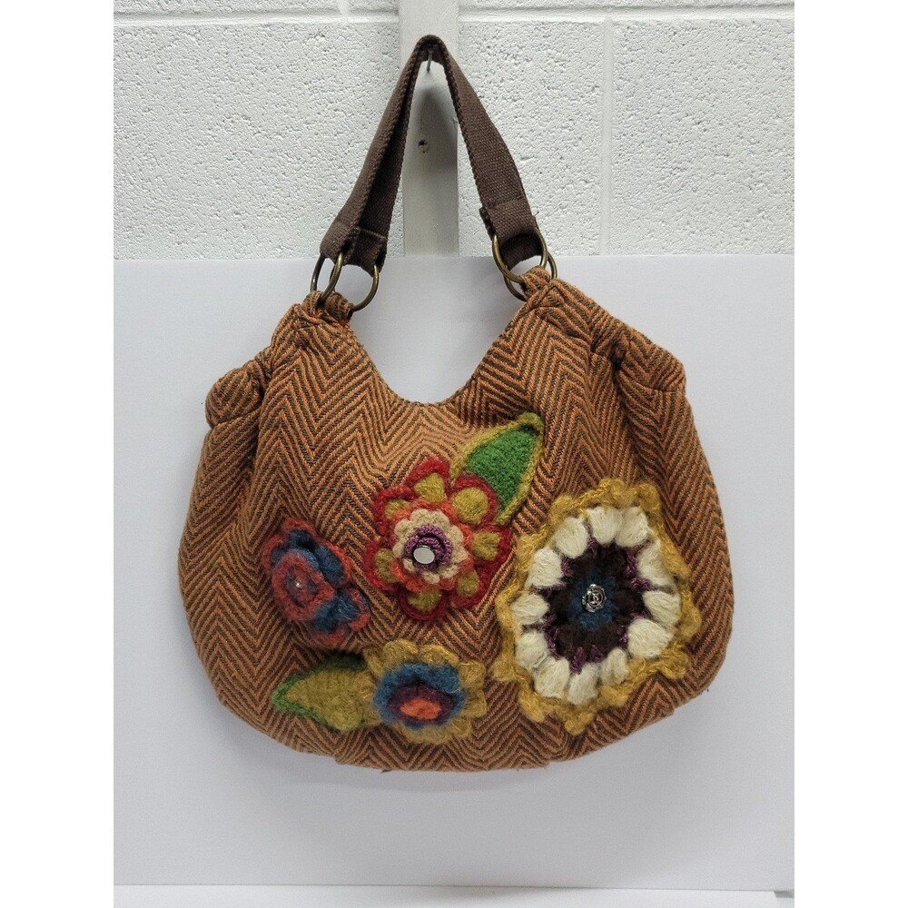 Boho up, wool Purse with wool and other fabrics Embroidered.